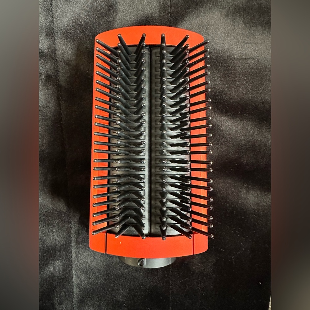 Dyson Firm Smoothing Brush Attachment in Topaz/Red